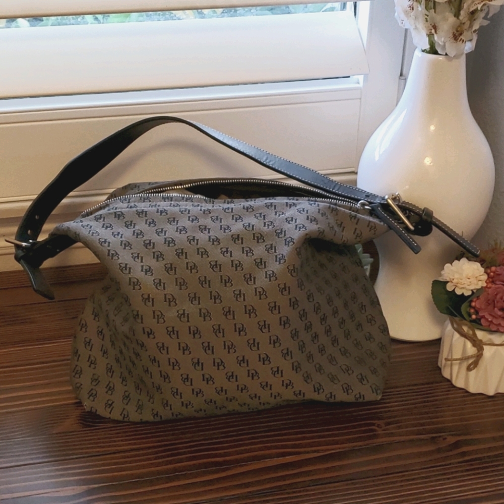 Dooney & Bourke Purse